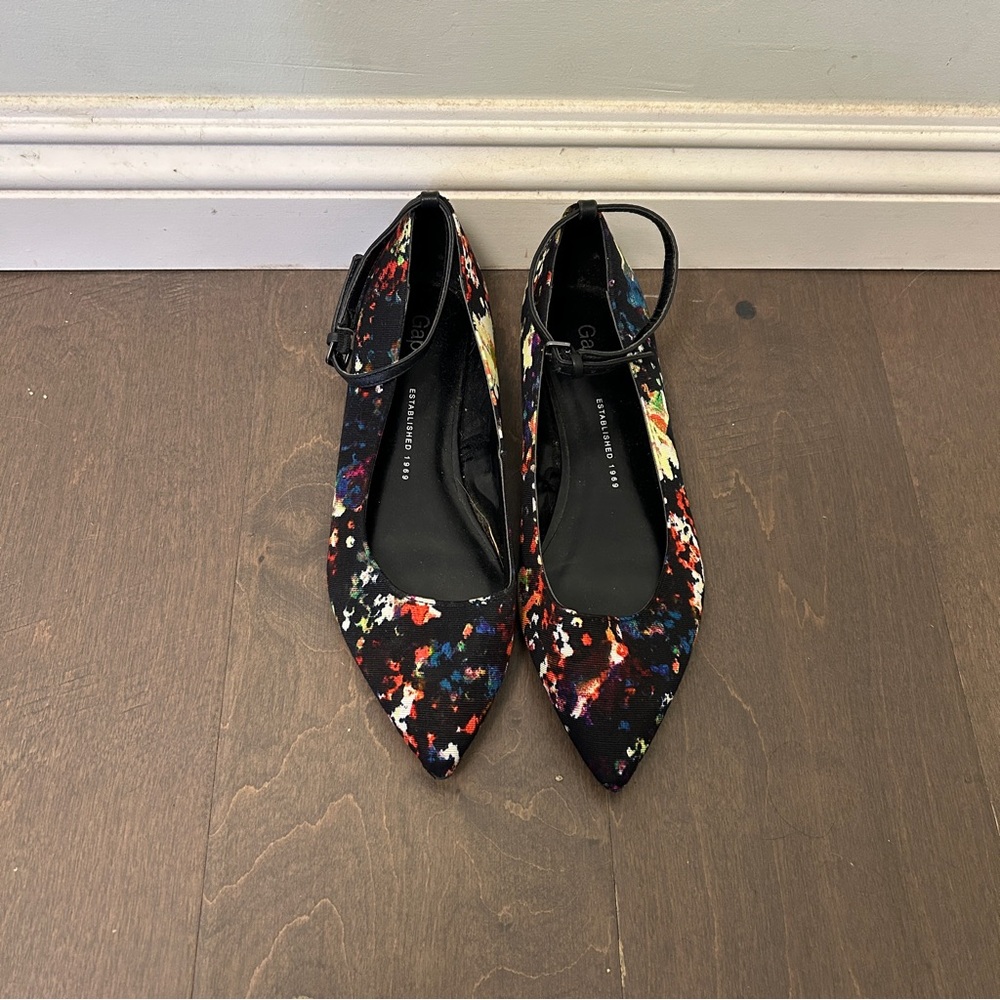 Gap black floral flats with ankle straps
